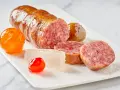 Cotechino affettato con contorni colorati, spunti per cotechino ricette alternative.