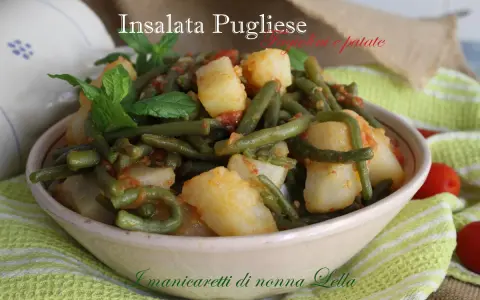 Insalata Pugliese con fagiolini e patate, un piatto saporito e genuino, arricchito da menta fresca.