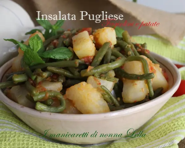 Insalata Pugliese con fagiolini e patate, un piatto saporito e genuino, arricchito da menta fresca.